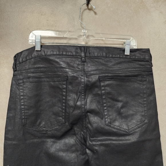 Bundle/Men's H&M High Rise Satiny Finish Black and Blue Denim Pants Size 34x32 - Picture 9 of 9